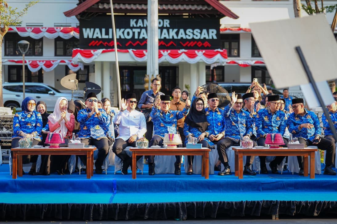 Saksikan Pawai Ta’aruf, Gubernur Sulsel Sambut 117 Kontingen MTQ VIII KORPRI Nasional 2026