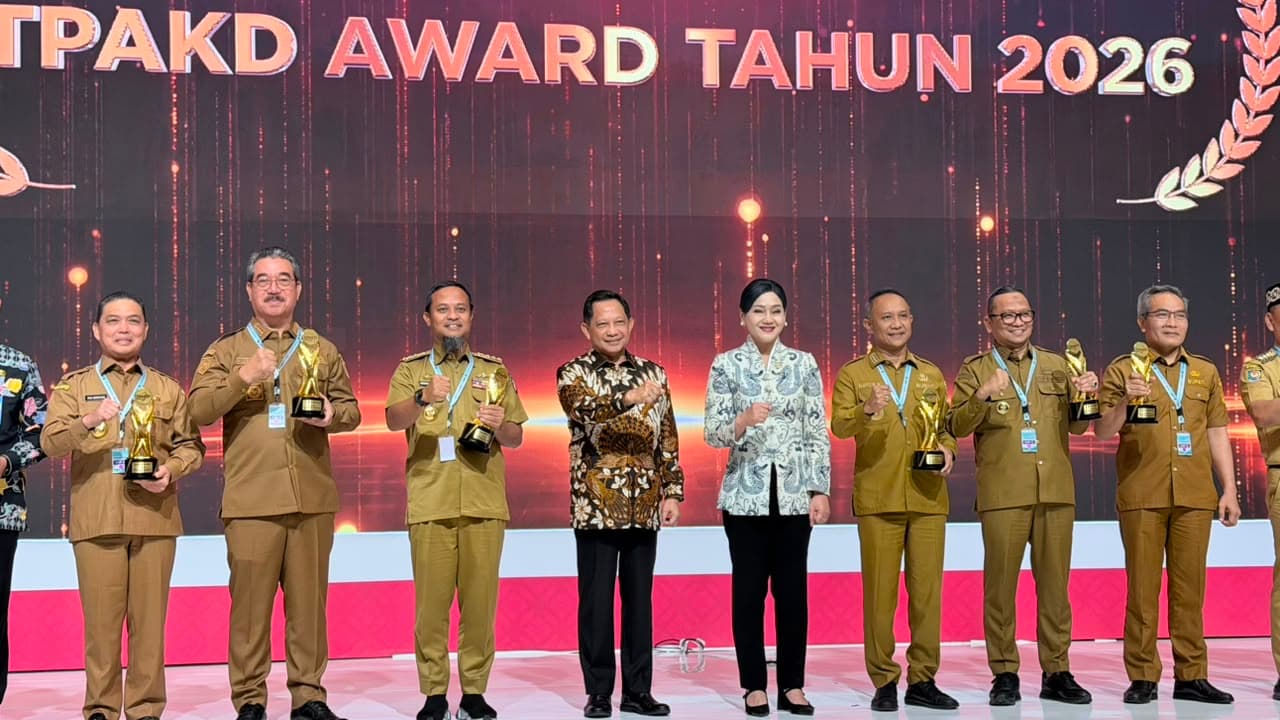 Gubernur Andi Sudirman Antarkan Sulawesi Selatan Raih Penghargaan TPAKD Award 2026